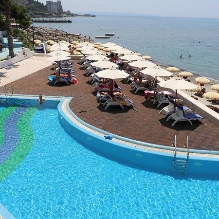 Costa Del Sol Hotell Durrës Exteriör bild